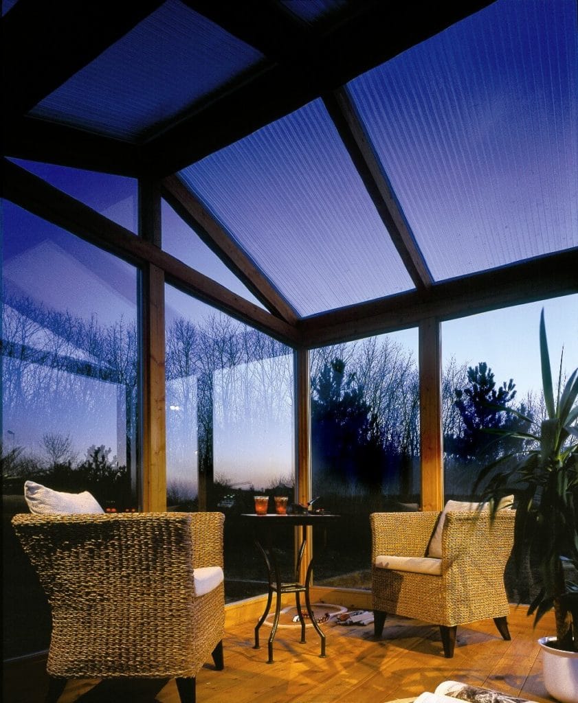 Dächer + Verglasungen aus Plexiglas® Makrolon®