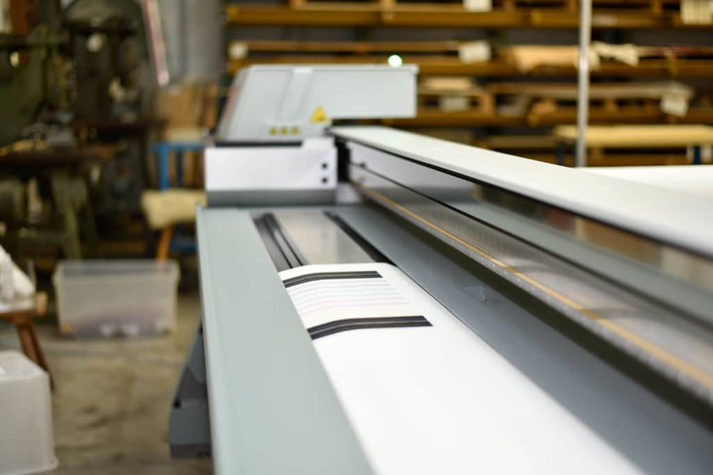 Wir bieten hochwertigsten Digitaldruck auf verschiedenen Kunststoffen an. In Einzel- oder Serienfertigung für Handwerk und Industrie.
